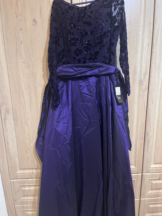 Вечернее платье 15000 тенге