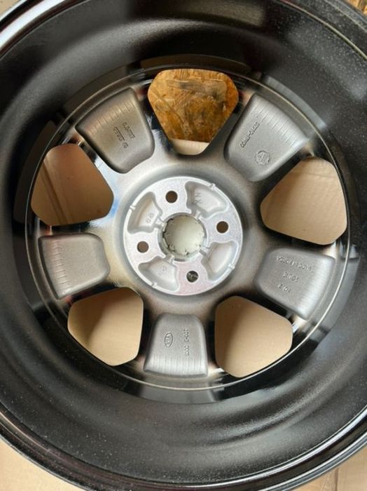 vând jante originale Kia Rio pe 17” noi