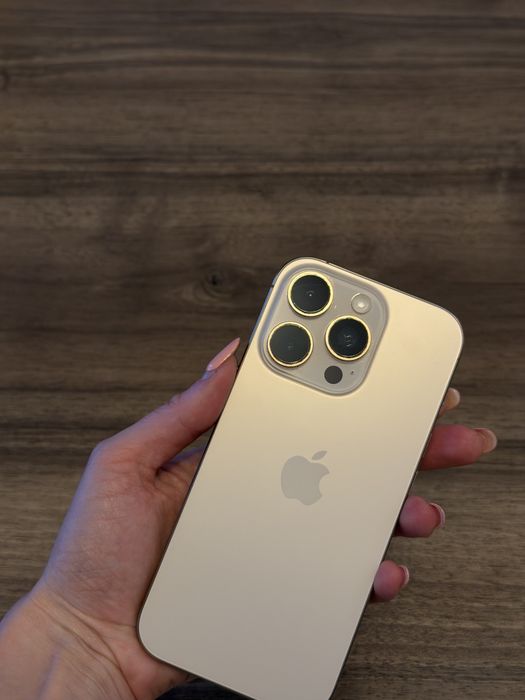 Iphone 16 pro - desert titanium