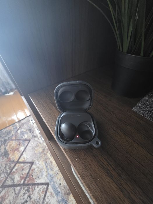 Samsung galaxy bads 2 pro