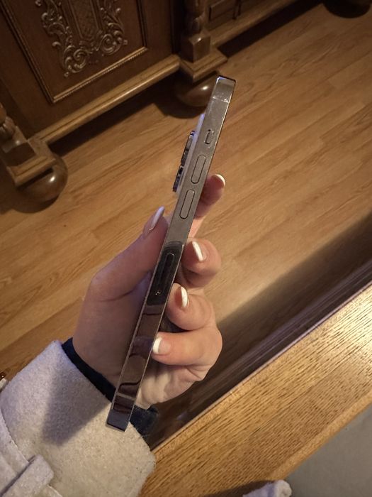 Iphone 14pro, златен