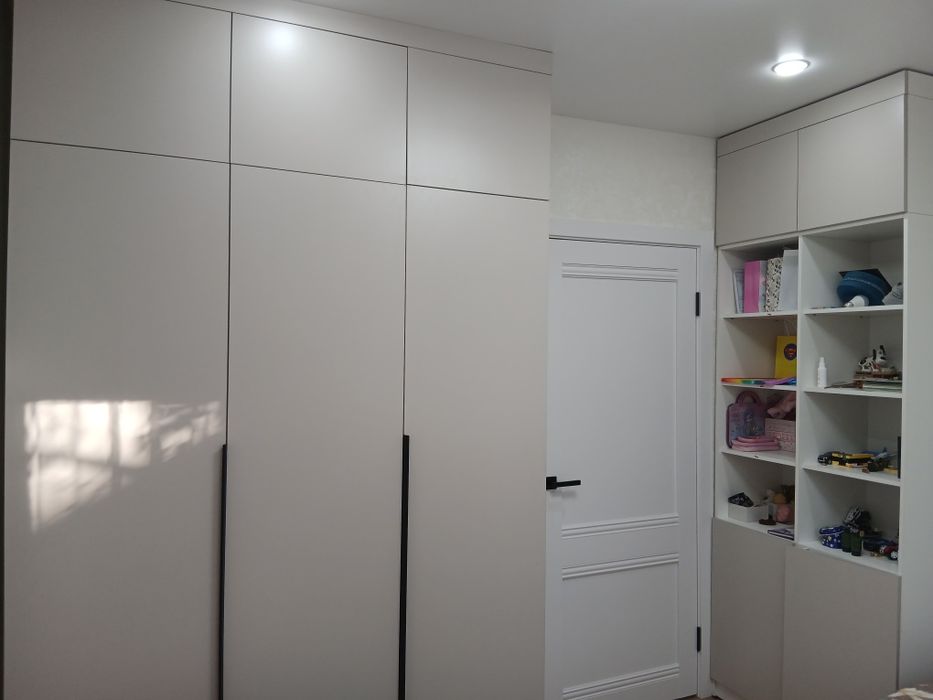 Продам 3х ком.кв. напротив 8мкр