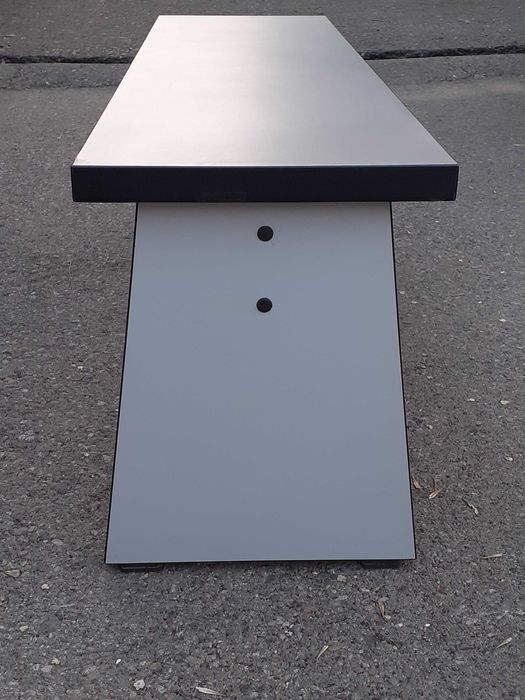 Скамейки для интерьера продам.