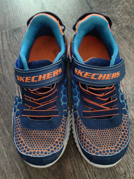 Пантофки  и маратонки Адидас момиче 28 номер