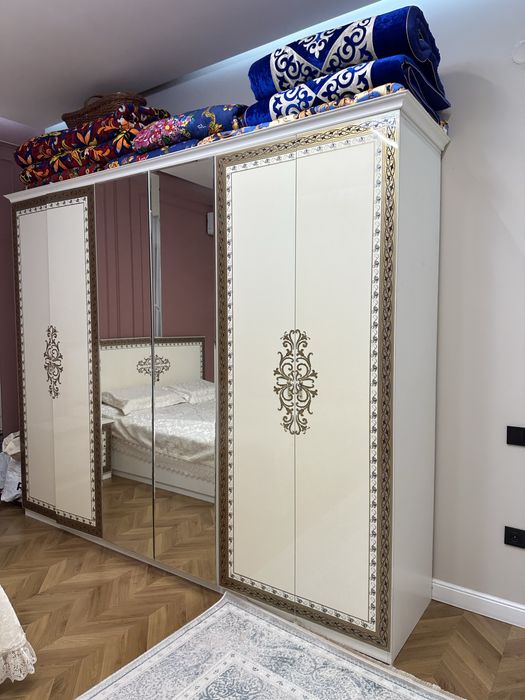 Спальный гарнитур