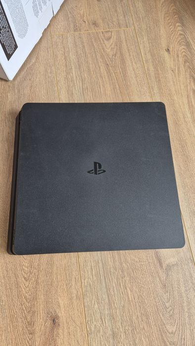 Playstation 4 конзола