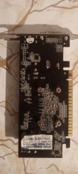 Продаю видеокарту GT 440