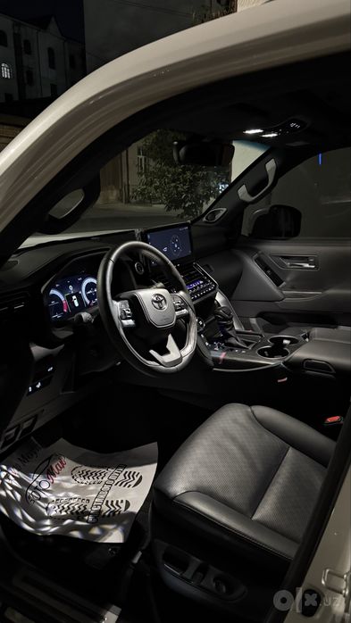 Toyota land cruiser 300