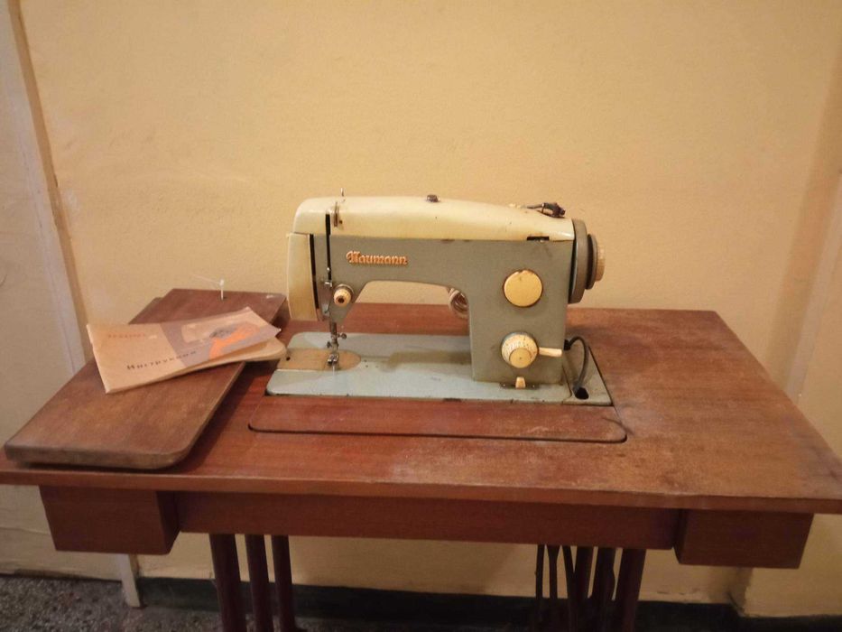 Ретро шевна машина NAUMANN