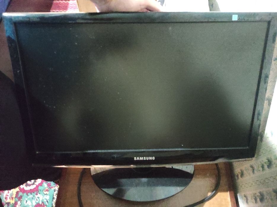 Продам телевизор Самсунг.