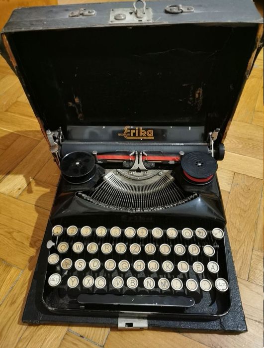 Mașina de scris Erika cu toc original
