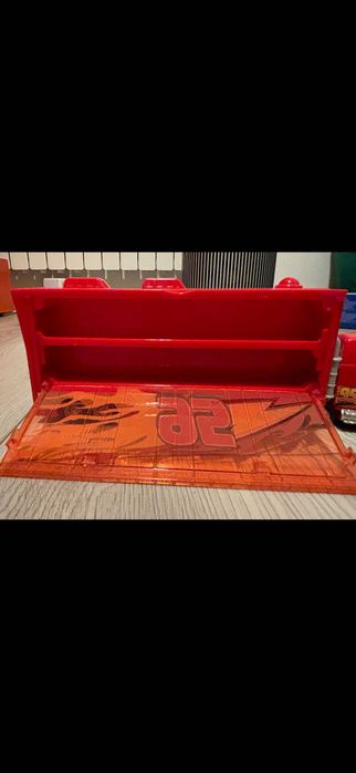 Fulger Mcqueen- Mack Hauler cu masinute din metal
