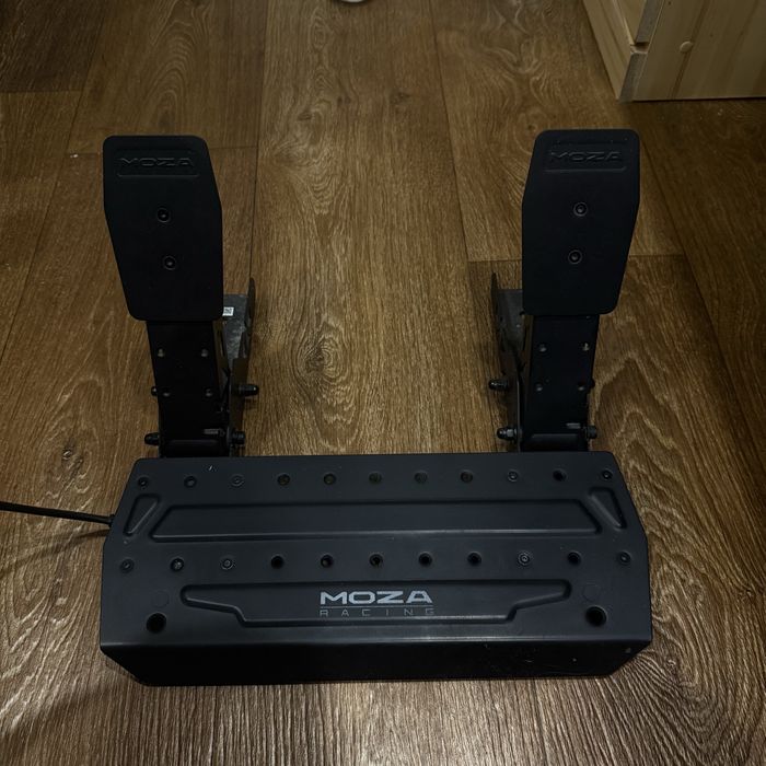 Игровой руль Moza r5