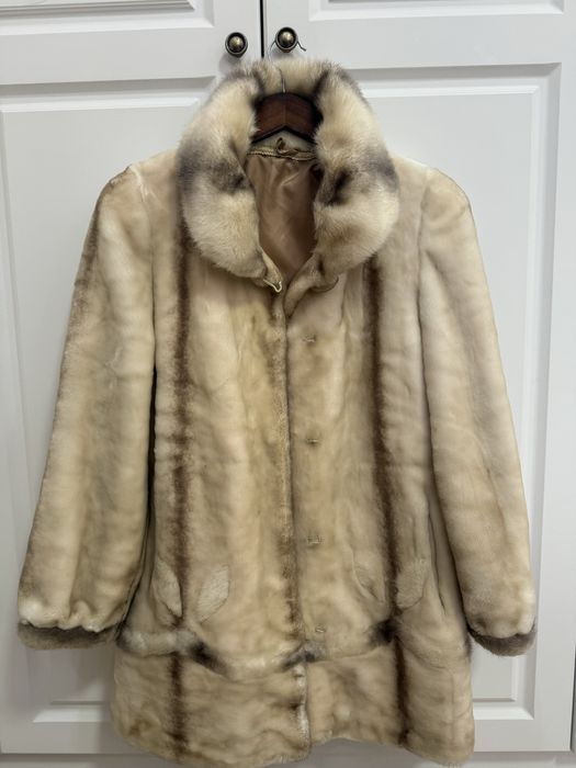 Шубка- эко светлая