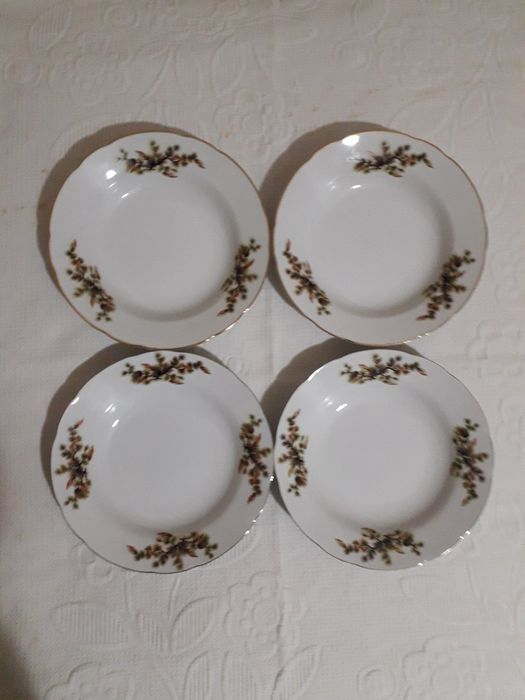 Тарелки японские. Абсолютно новые. Диаметр 23 см.