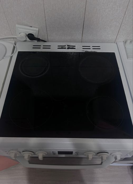 Продам плиту с духовкой