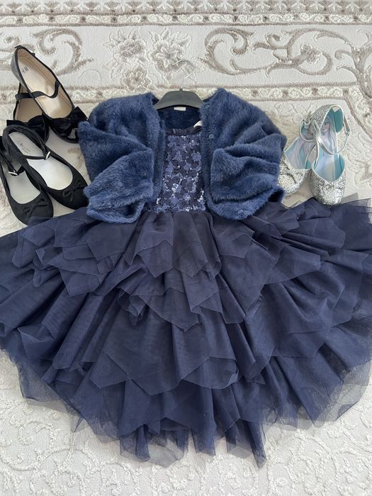 Елегантна.  рокля