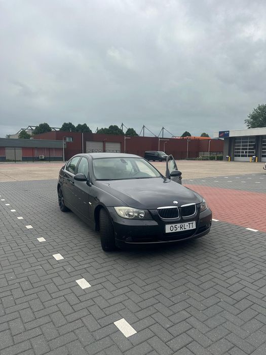 BMW E90 320I 2007