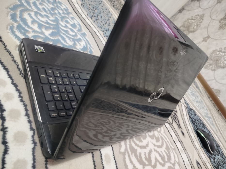 Noutbok Fujitsu windovs 7