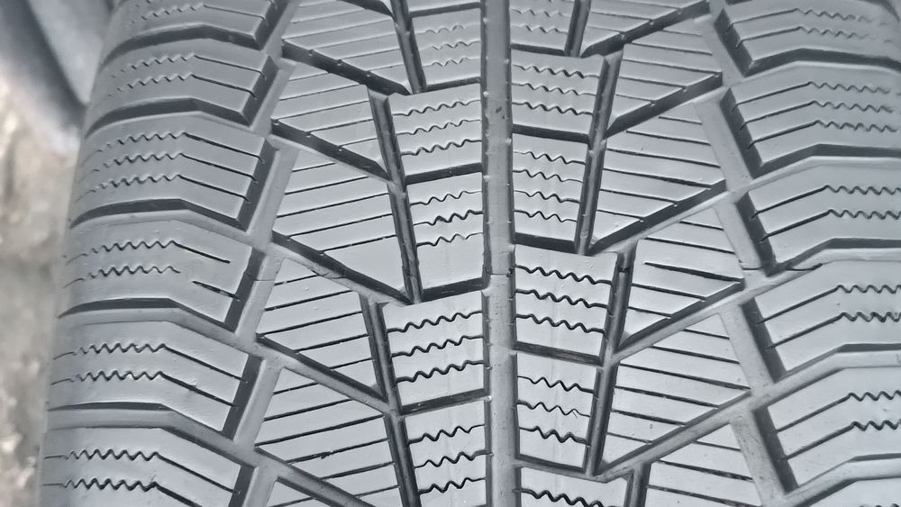 245/45/18 Gislaved Дот 3523