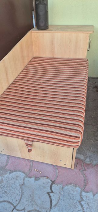 Кресло-кровать со встроенной тумбой