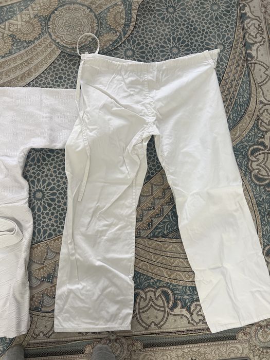 Кимано белово цвета