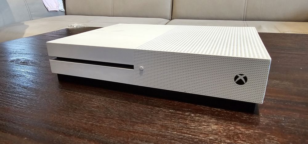 Продавам Xbox One