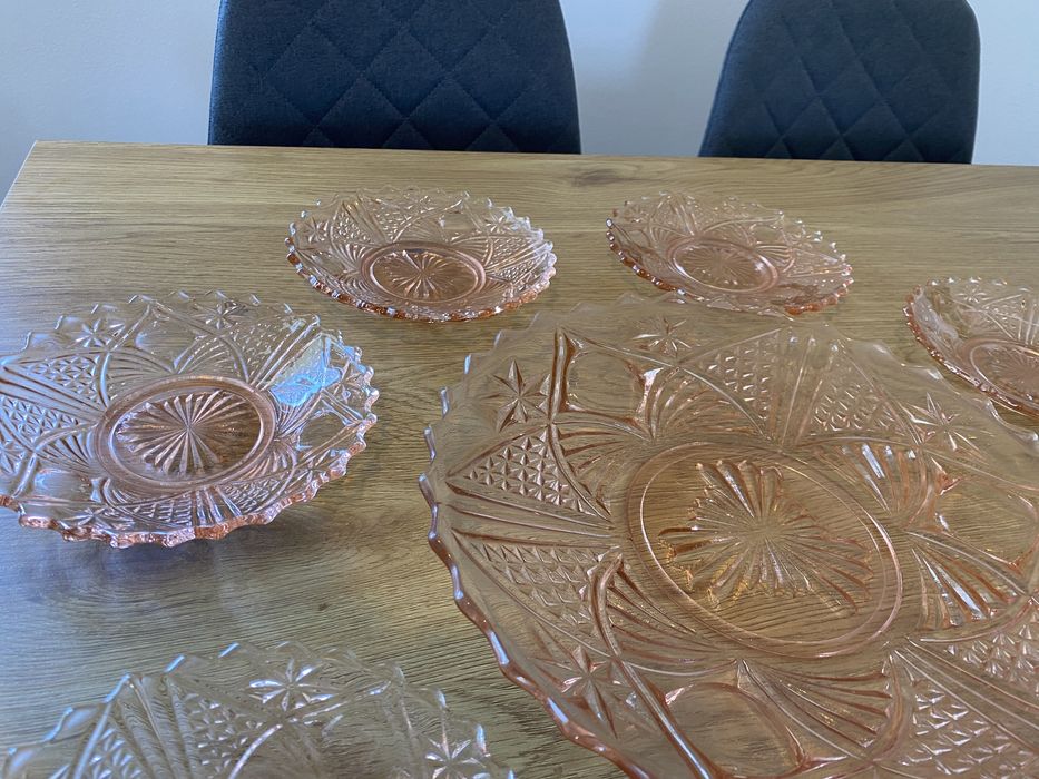 Стъклен комплект плато и десертни чинии