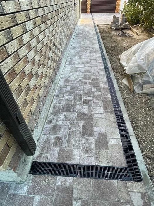 Комплект водоотводного пластикового лотка Gidrolica Light 08097