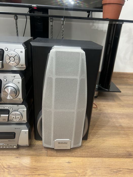 Японский музыкальный центр