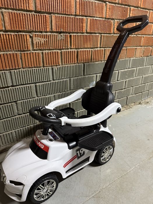 Машинка прогулочная с ручкой