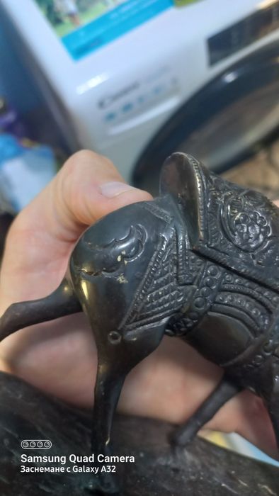 Бронзова Масивна тежка статуетка свещник камила с палма