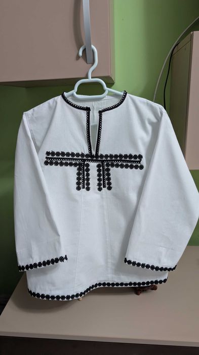 Confectionez costume populare la comanda ,IE, etc