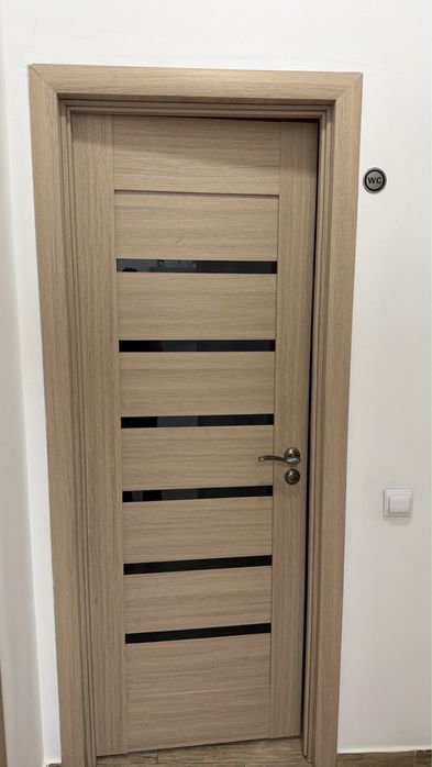 Продам двери вместе с коробкой