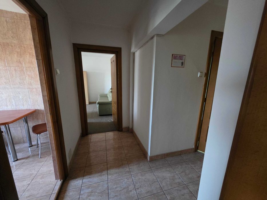 vand apartament centru Beius