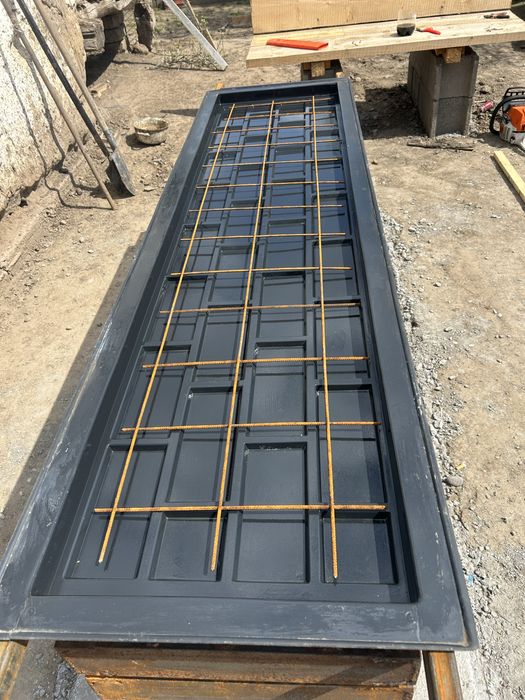 Vând stâlpi si plăci  de gard din beton!