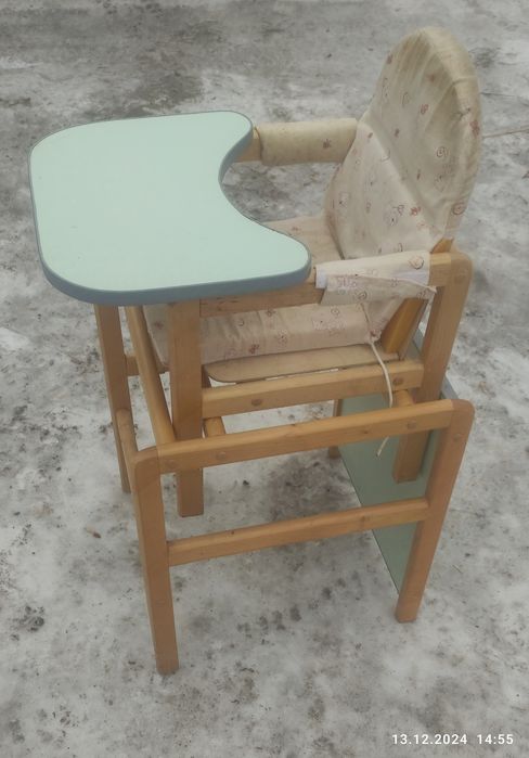 Продам столик для кормления