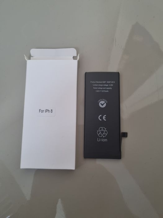 Baterie iphone 8  (100%)