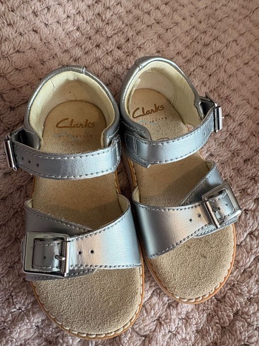 Clarks сандали за момиче