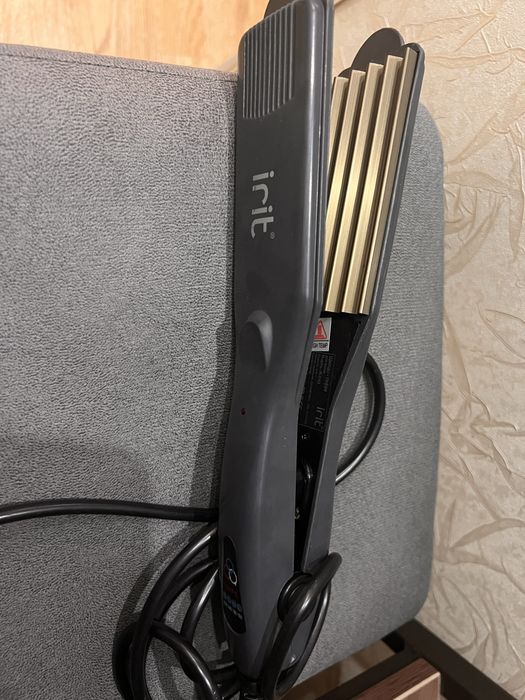 Выпрямитель для волос и гафре для волос