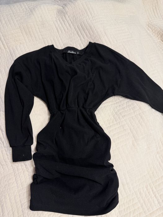 Продам платья черные