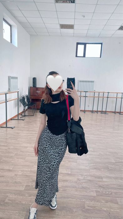 юбка под фигуру)тигровый,синий цвет