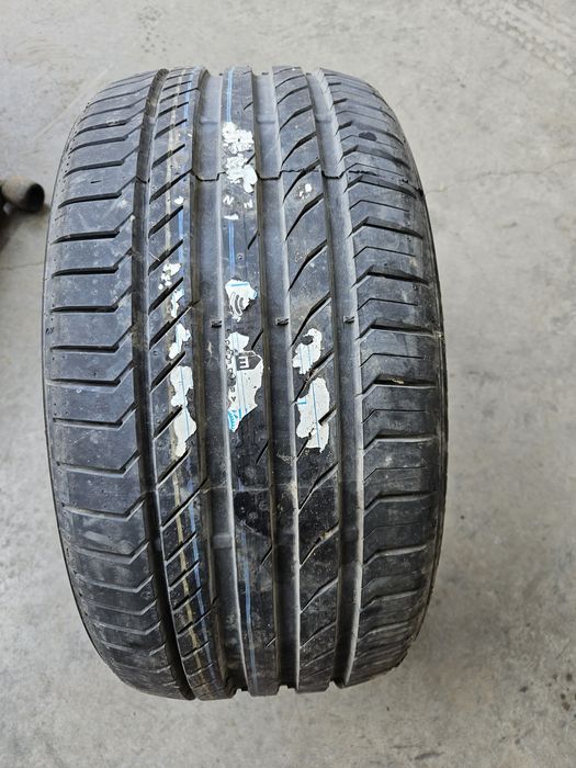 255/35R18 Continental