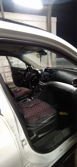 Продам машину шевроле орландо