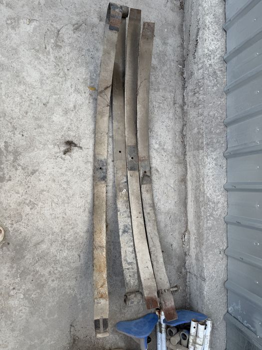 продам рессоры от мерседес 1320 пятитонник