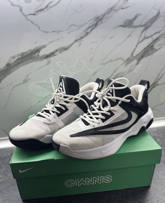 Nike Giannis Immortality чисто нови