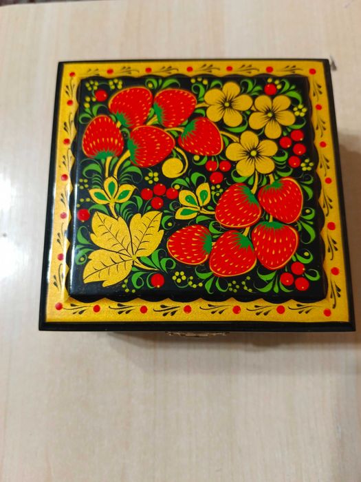 Шкатулка . Хохломская роспись