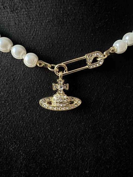 Colier Vivienne Westwood Gold Pin Pearl
