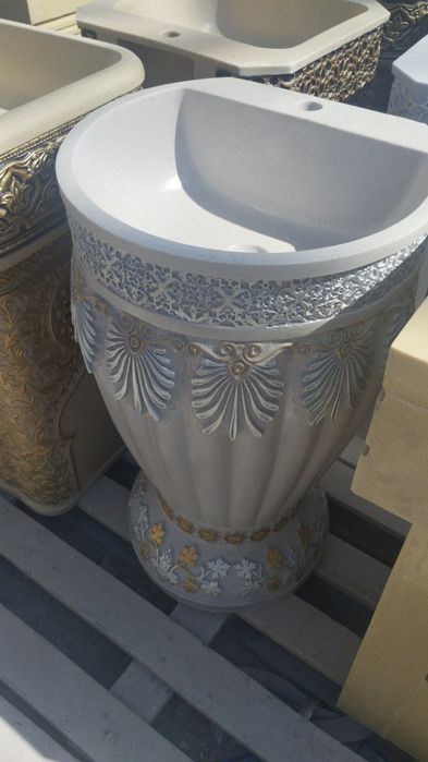 Keng turdagi Vanna va rakvinalar