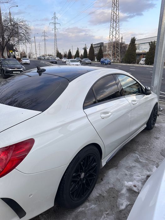 Mercedes Benz CLA 200